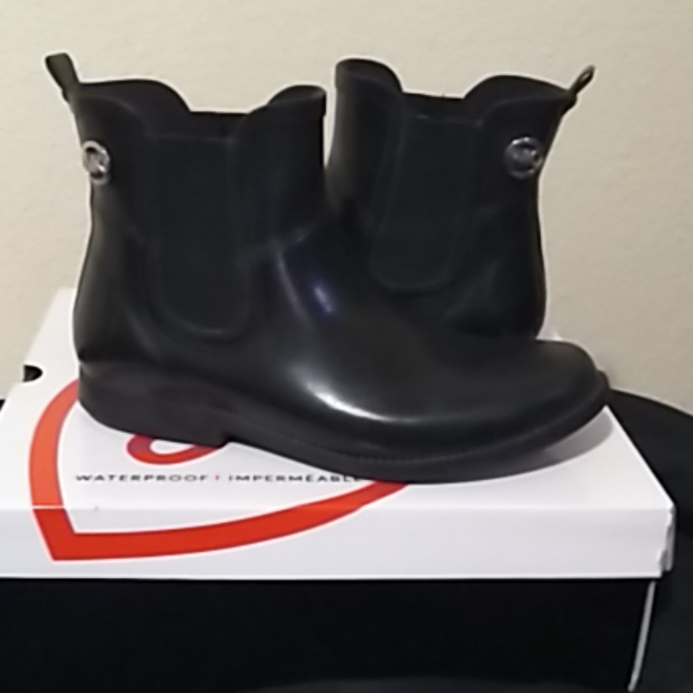 Michael kors boots